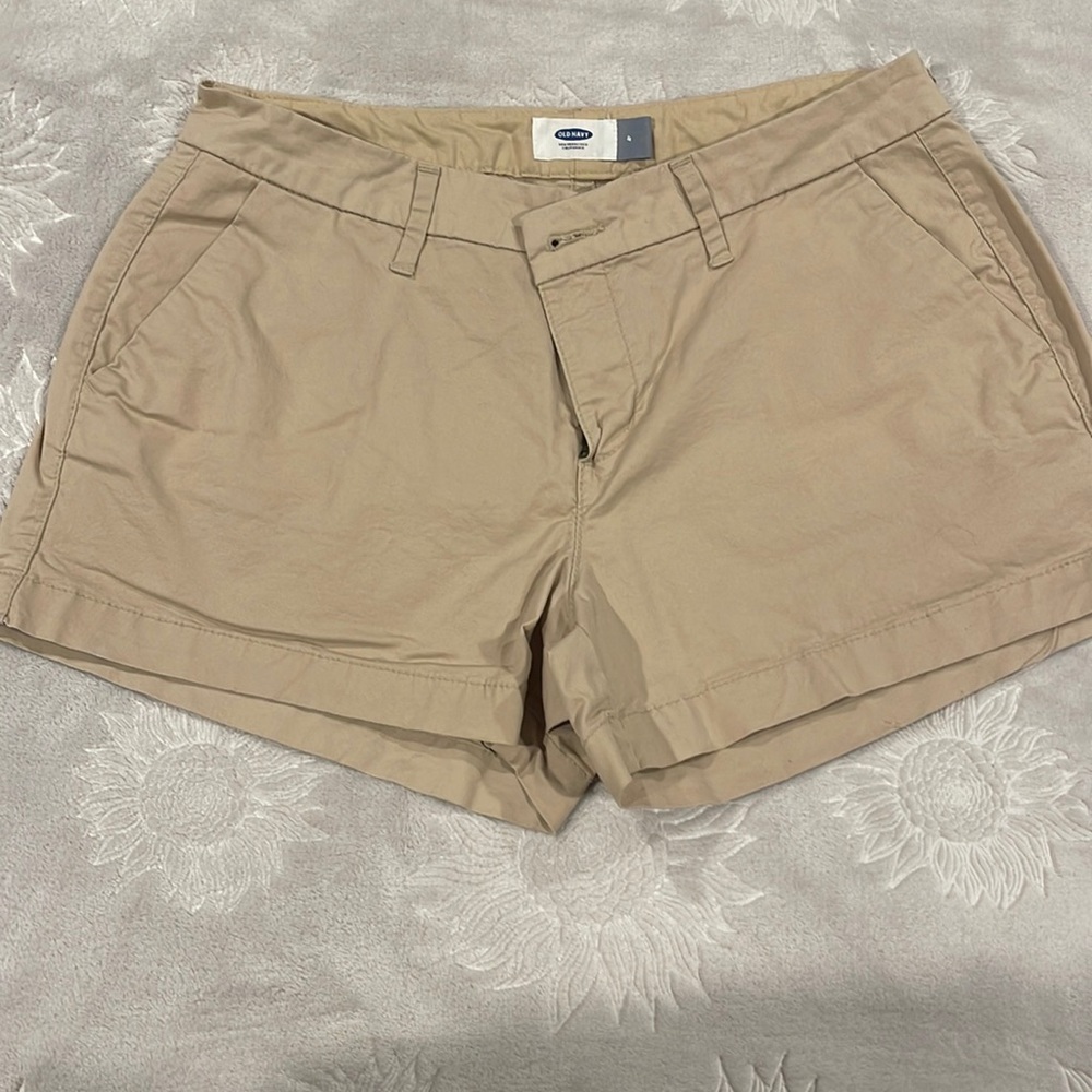 COPY - Old Navy Women’s shorts. Size 4.